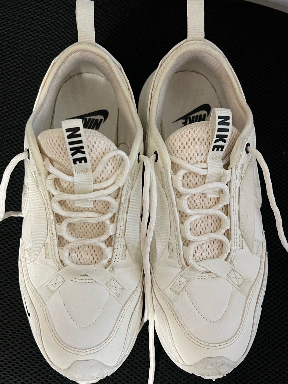 Nike Women’s Cream/White Low-Top Sneakers Size 7.5